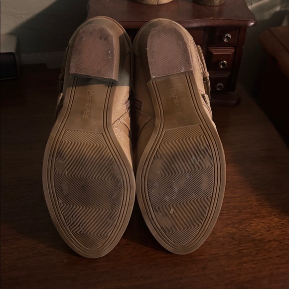 Express Tan Studded Double Buckle Ankle Booties size 7 - Picture 9 of 11